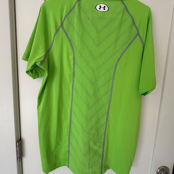 UNDER ARMOUR HIGH VISIBILITY GREEN WOMEN'S SHORT SLEEVE ATHLETIC TOP L - Picture 2 of 5